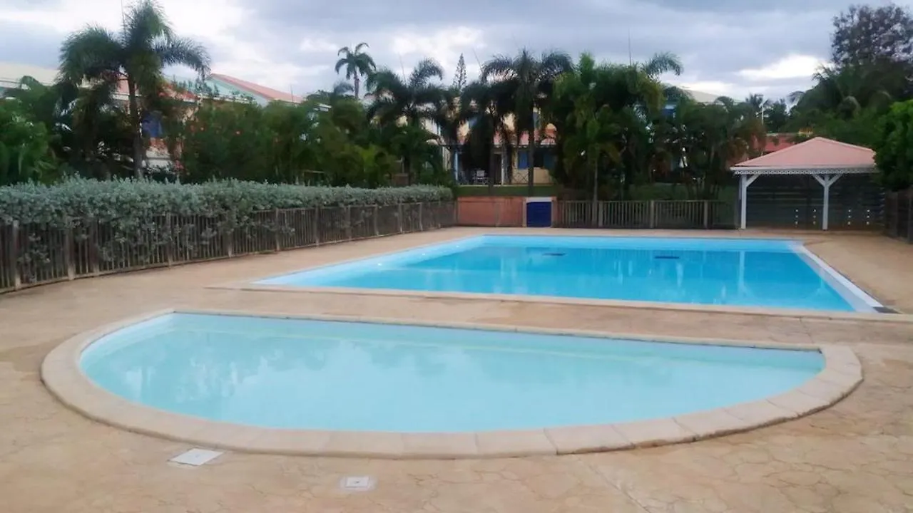 Maison De 2 Chambres Avec Piscine Partagee Jardin Clos Et Wifi A Le Gosier Le Gosier  Guadeloupe