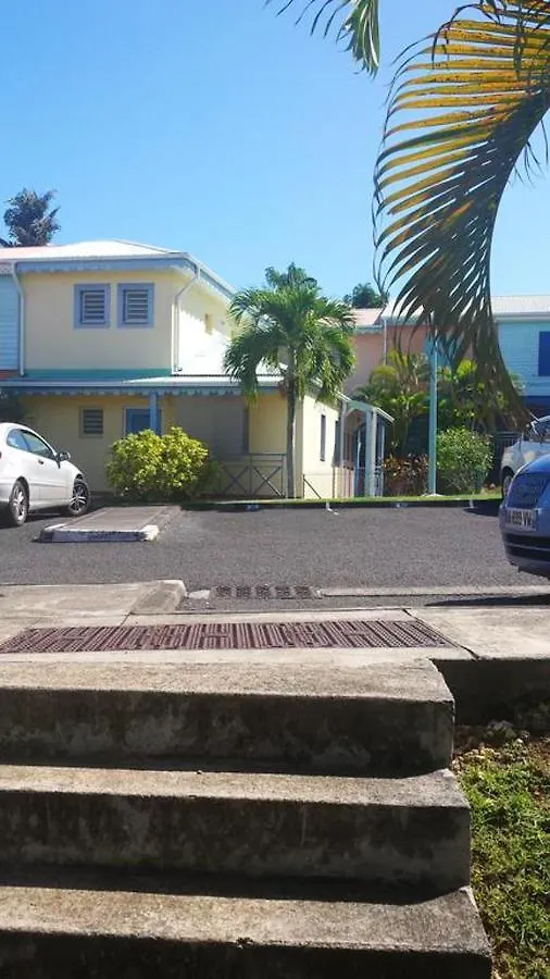 Holiday home Maison De 2 Chambres Avec Piscine Partagee Jardin Clos Et Wifi A Le Gosier Le Gosier